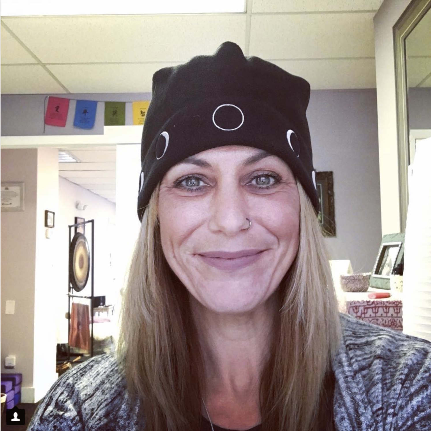 Yoga studio Moon Hat selfie