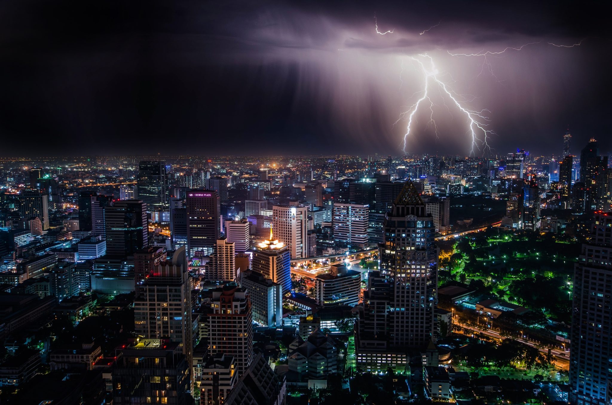 Lightning and thunder can help you see the speed of sound.